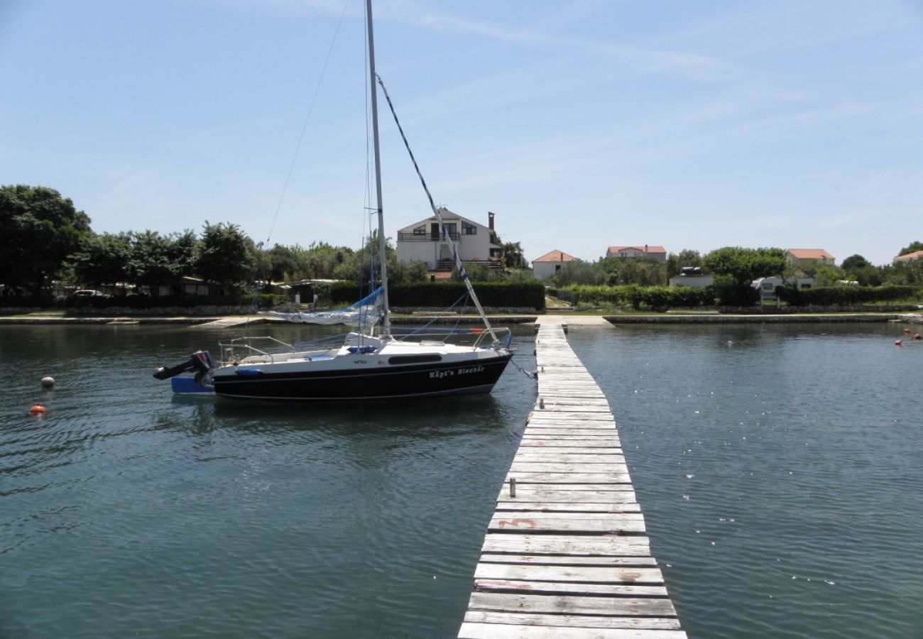 Appartement à Sukošan - Appartement dans Sukošan avec vue mer, terrasse, Climatisation, Machine à laver (151-2)