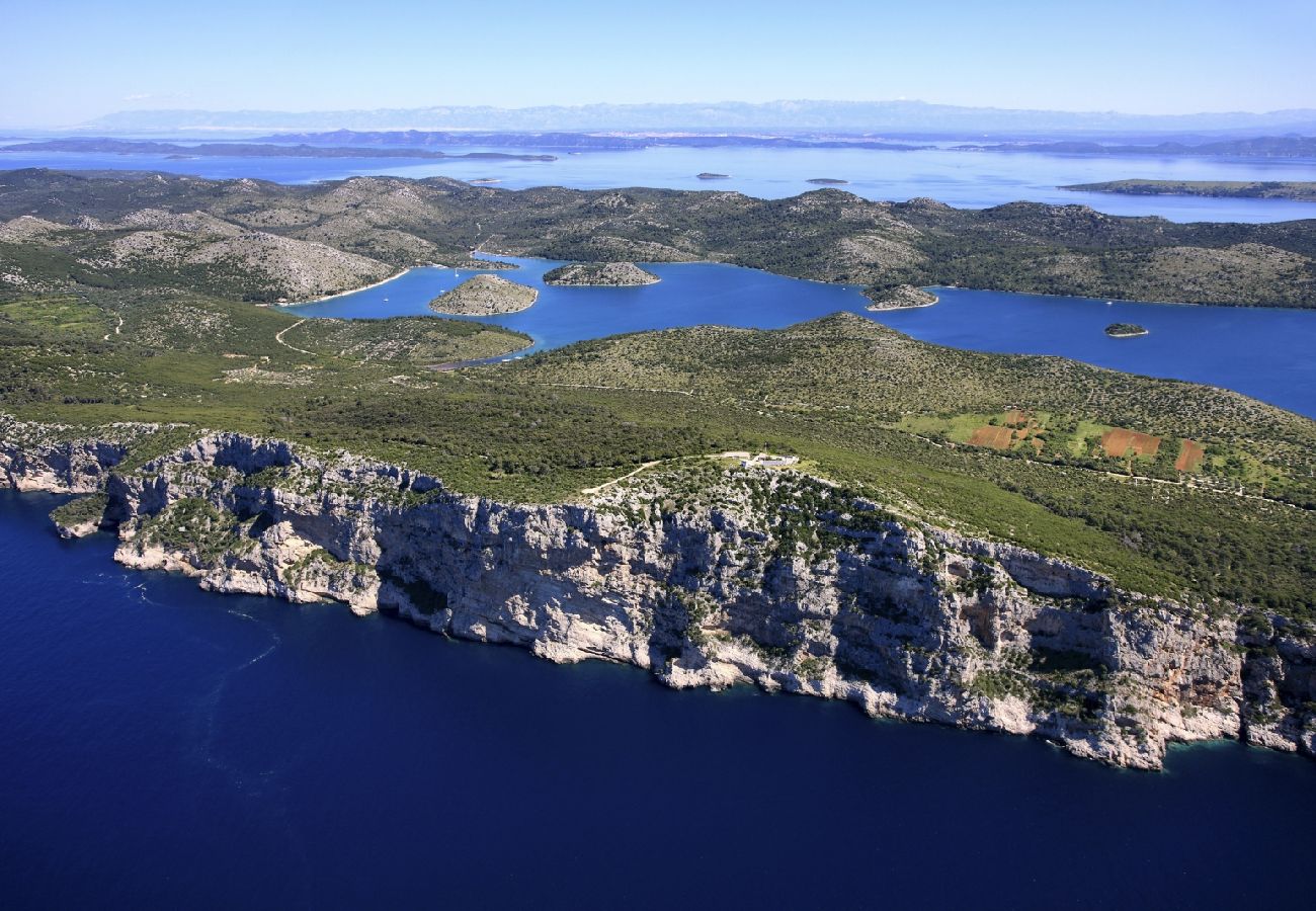 Appartement à Sukošan - Appartement dans Sukošan avec vue mer, terrasse, Climatisation, Machine à laver (151-2)