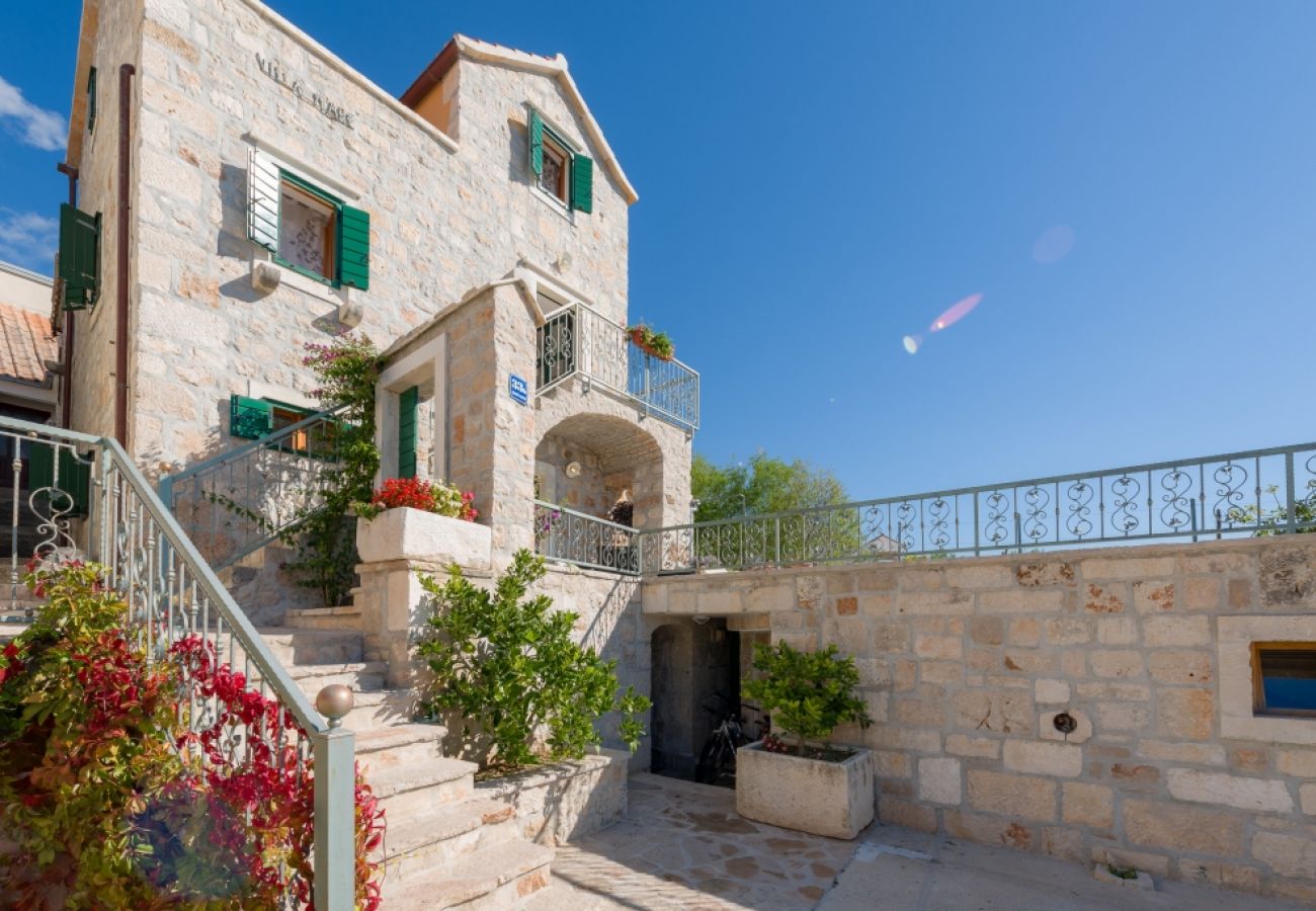 Maison à Bol - Maison de vacances dans Bol avec vue mer, terrasse, Climatisation, WIFI (154-1)