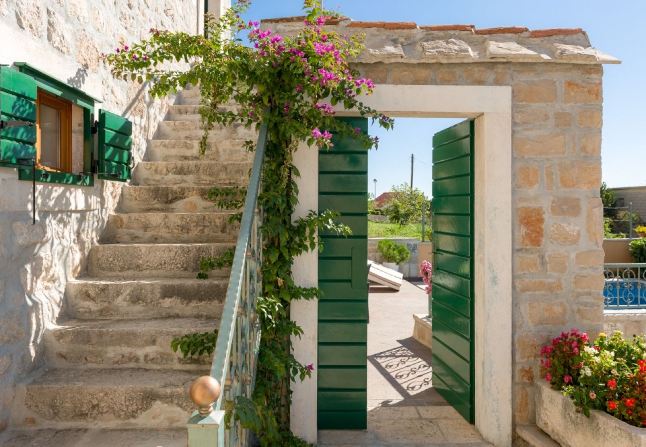 Maison à Bol - Maison de vacances dans Bol avec vue mer, terrasse, Climatisation, WIFI (154-1)