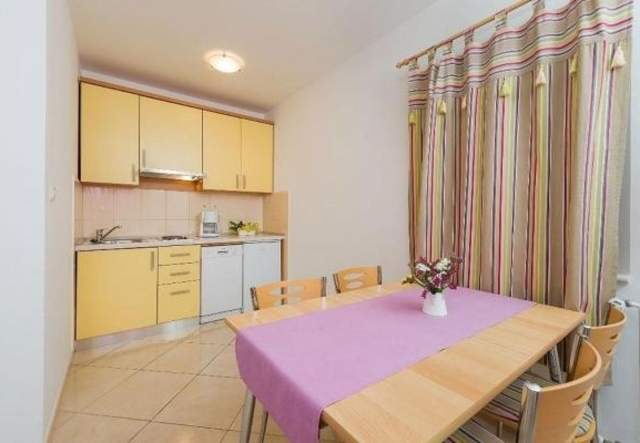 Appartement à Bol - Appartement dans Bol avec vue mer, Balcon, Climatisation, WIFI (156-2)