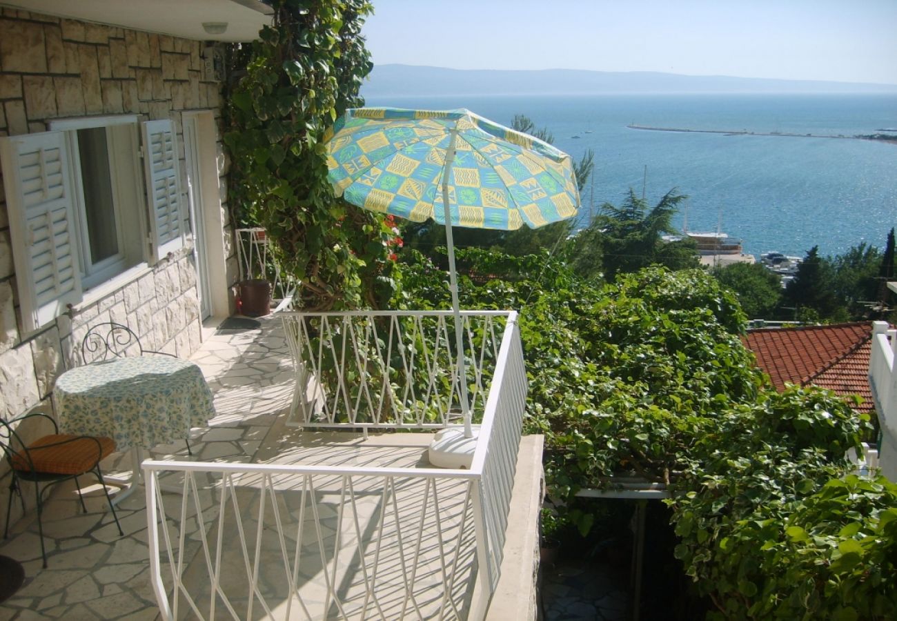 Appartement à Omiš - Appartement dans Omiš avec vue mer, Balcon, Climatisation, WIFI (161-1)