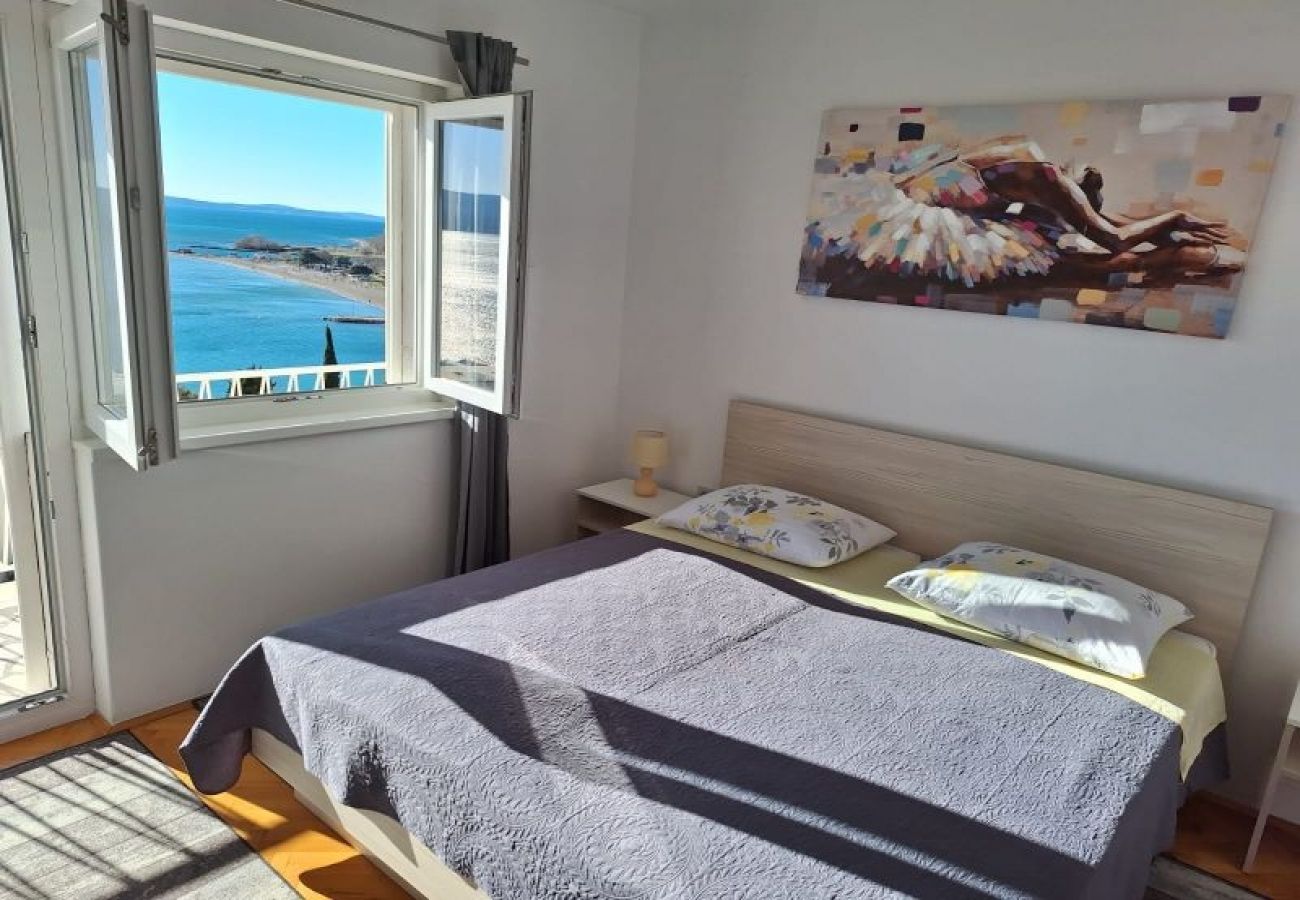 Appartement à Omiš - Appartement dans Omiš avec vue mer, Balcon, Climatisation, WIFI (161-1)