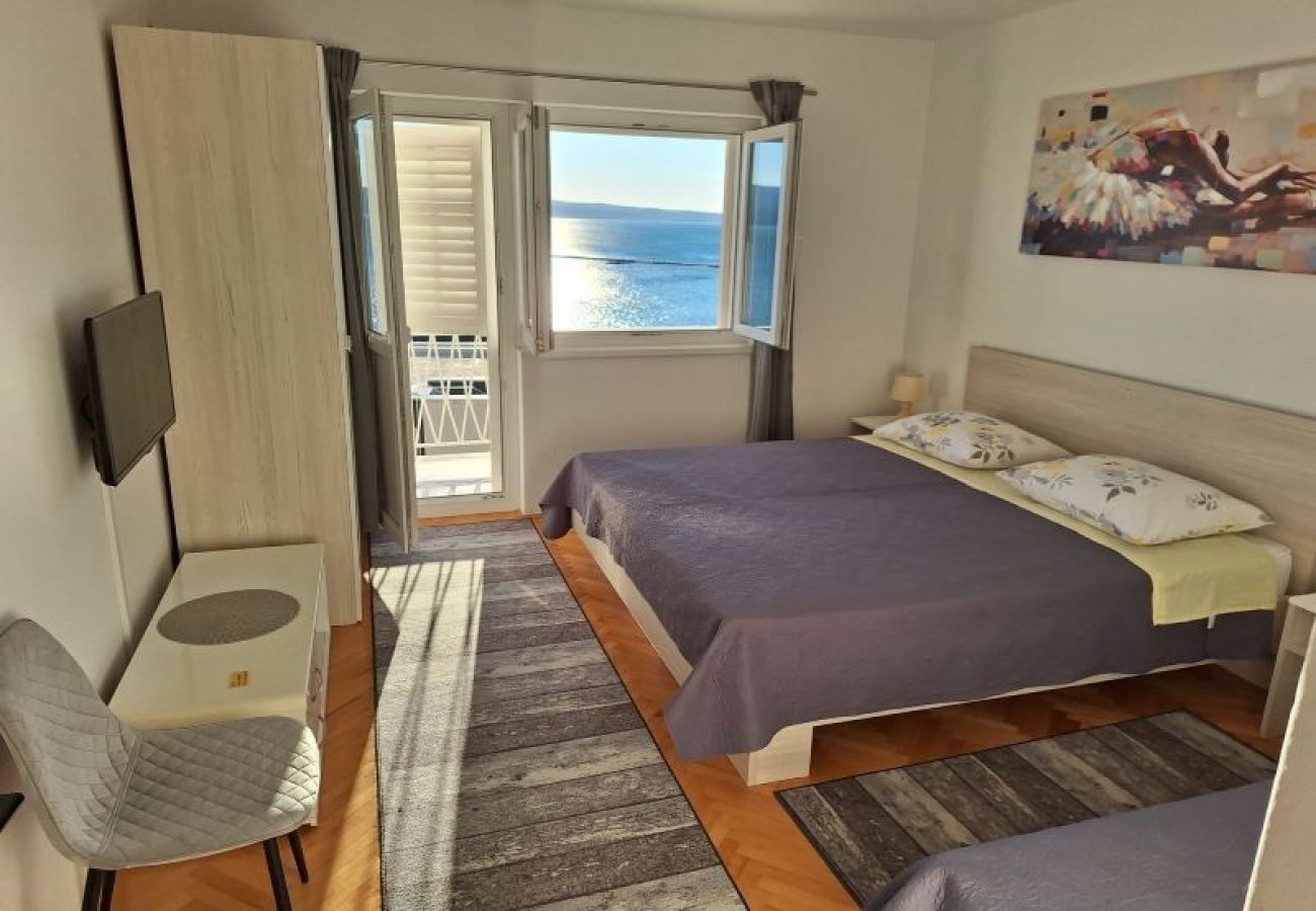 Appartement à Omiš - Appartement dans Omiš avec vue mer, Balcon, Climatisation, WIFI (161-1)