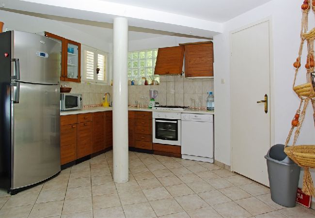 Maison à Vela Luka - Maison de vacances dans Tri Porte (Potirna) avec vue mer, terrasse, Climatisation, WIFI (166-1) Maison à Vela Luka - Maison de vacances dans Tri Porte (Potirna) avec vue mer, terrasse, Climatisation, WIFI (166-1)