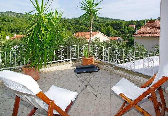 Maison à Vela Luka - Maison de vacances dans Tri Porte (Potirna) avec vue mer, terrasse, Climatisation, WIFI (166-1) Maison à Vela Luka - Maison de vacances dans Tri Porte (Potirna) avec vue mer, terrasse, Climatisation, WIFI (166-1)