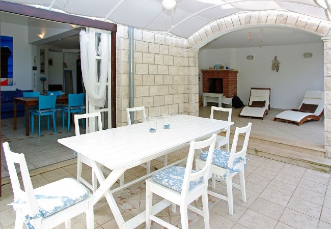 Maison à Vela Luka - Maison de vacances dans Tri Porte (Potirna) avec vue mer, terrasse, Climatisation, WIFI (166-1) Maison à Vela Luka - Maison de vacances dans Tri Porte (Potirna) avec vue mer, terrasse, Climatisation, WIFI (166-1)