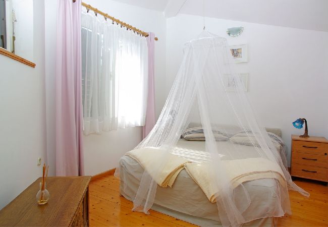 Maison à Vela Luka - Maison de vacances dans Tri Porte (Potirna) avec vue mer, terrasse, Climatisation, WIFI (166-1) Maison à Vela Luka - Maison de vacances dans Tri Porte (Potirna) avec vue mer, terrasse, Climatisation, WIFI (166-1)