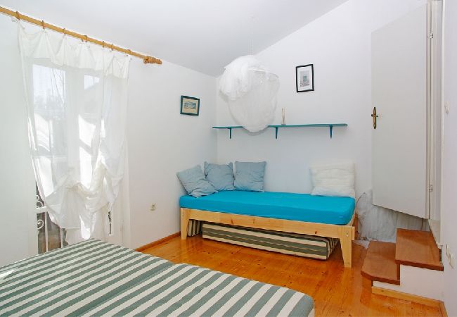 Maison à Vela Luka - Maison de vacances dans Tri Porte (Potirna) avec vue mer, terrasse, Climatisation, WIFI (166-1) Maison à Vela Luka - Maison de vacances dans Tri Porte (Potirna) avec vue mer, terrasse, Climatisation, WIFI (166-1)