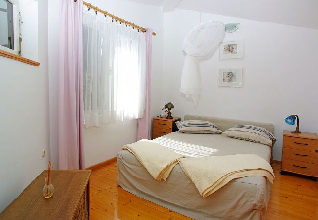 Maison à Vela Luka - Maison de vacances dans Tri Porte (Potirna) avec vue mer, terrasse, Climatisation, WIFI (166-1) Maison à Vela Luka - Maison de vacances dans Tri Porte (Potirna) avec vue mer, terrasse, Climatisation, WIFI (166-1)