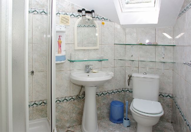 Maison à Vela Luka - Maison de vacances dans Tri Porte (Potirna) avec vue mer, terrasse, Climatisation, WIFI (166-1) Maison à Vela Luka - Maison de vacances dans Tri Porte (Potirna) avec vue mer, terrasse, Climatisation, WIFI (166-1)