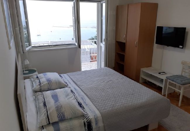 Appartement à Omiš - Appartement dans Omiš avec vue mer, Balcon, Climatisation, WIFI (161-3) Appartement à Omiš - Appartement dans Omiš avec vue mer, Balcon, Climatisation, WIFI (161-3)