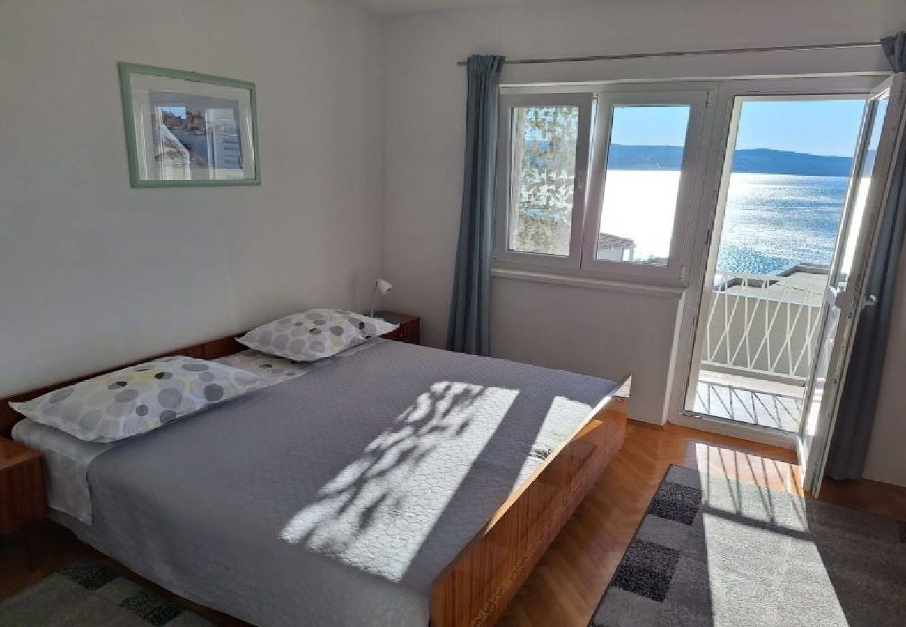 Appartement à Omiš - Appartement dans Omiš avec vue mer, Balcon, Climatisation, WIFI (161-4)