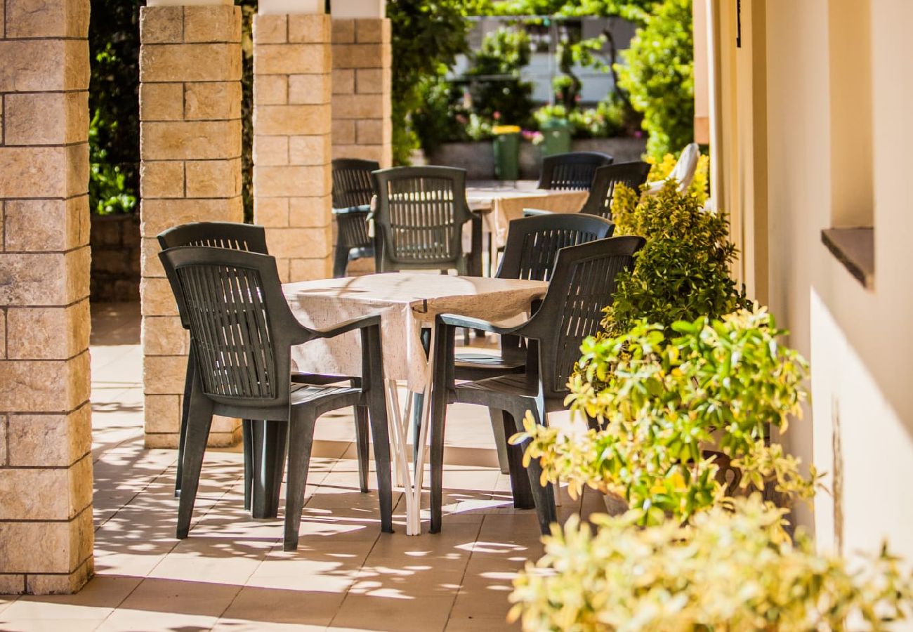 Maison à Lopar - Maison de vacances dans Lopar avec vue mer, terrasse, Climatisation, WIFI (186-5)