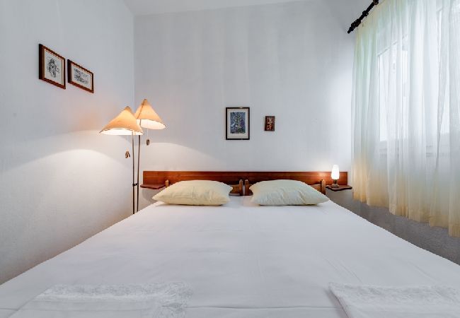 Appartement à Pisak - Appartement dans Pisak avec vue mer, terrasse, Climatisation, WIFI (196-1) Appartement à Pisak - Appartement dans Pisak avec vue mer, terrasse, Climatisation, WIFI (196-1)