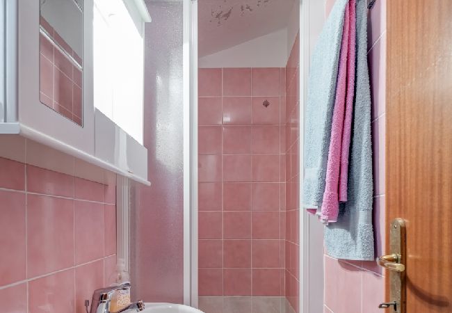 Appartement à Pisak - Appartement dans Pisak avec vue mer, terrasse, Climatisation, WIFI (196-2) Appartement à Pisak - Appartement dans Pisak avec vue mer, terrasse, Climatisation, WIFI (196-2)