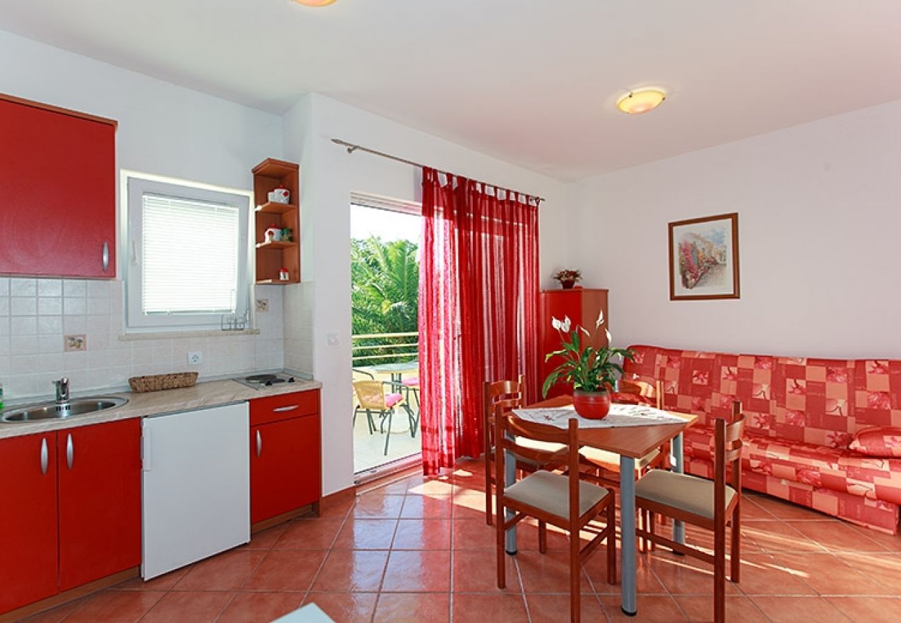 Appartement à Tucepi - Appartement dans Tučepi avec terrasse, Climatisation, WIFI, Machine à laver (202-3)