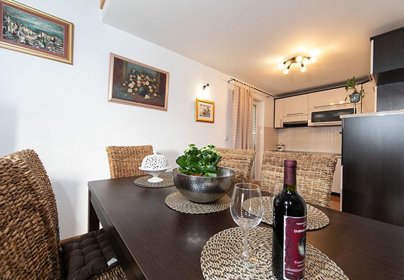 Appartement à Tucepi - Appartement dans Tučepi avec terrasse, Climatisation, WIFI, Machine à laver (202-5)