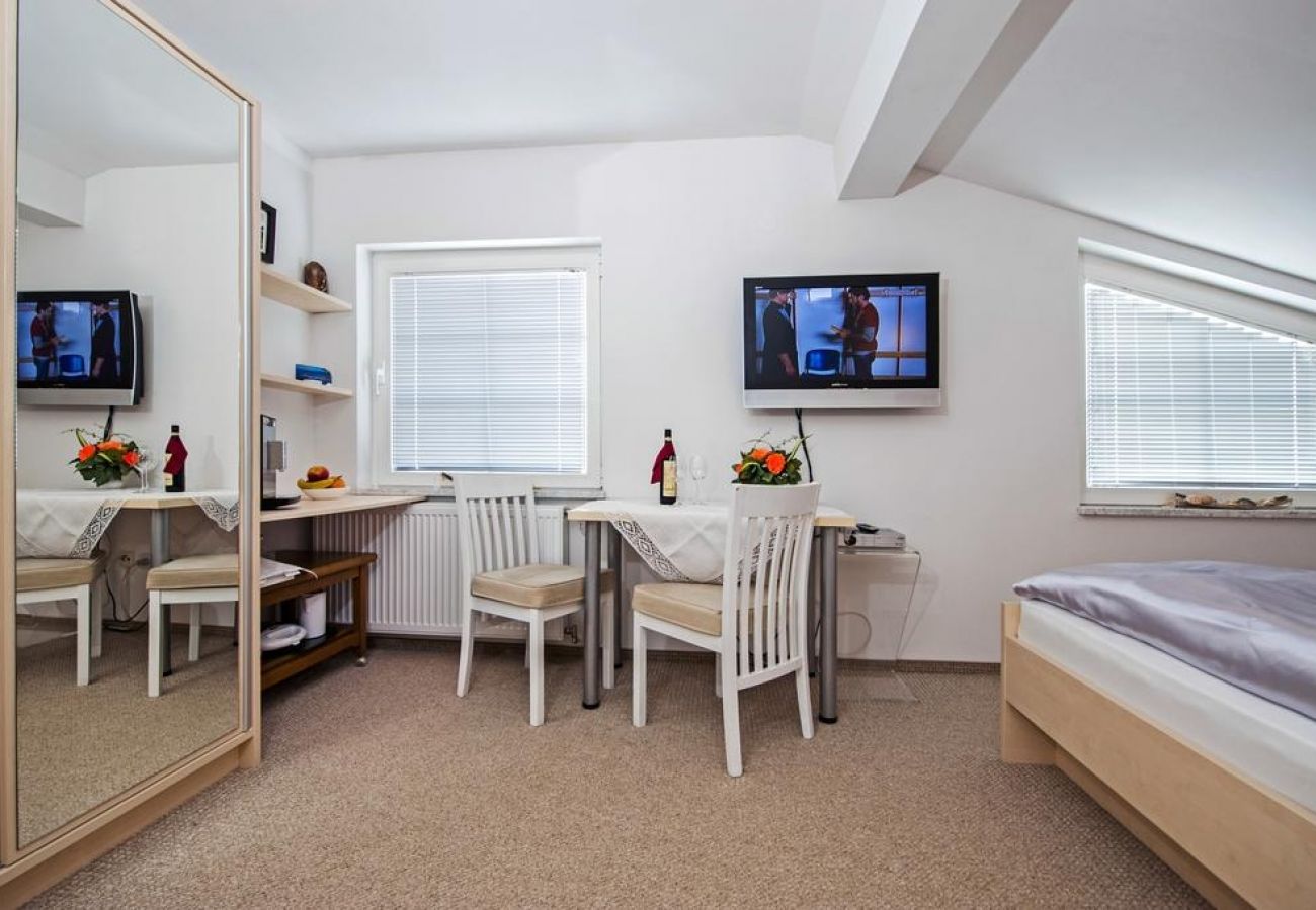 Chambres d'hôtes à Rovinj - Chambre dans Rovinj avec Climatisation, WIFI (230-4)