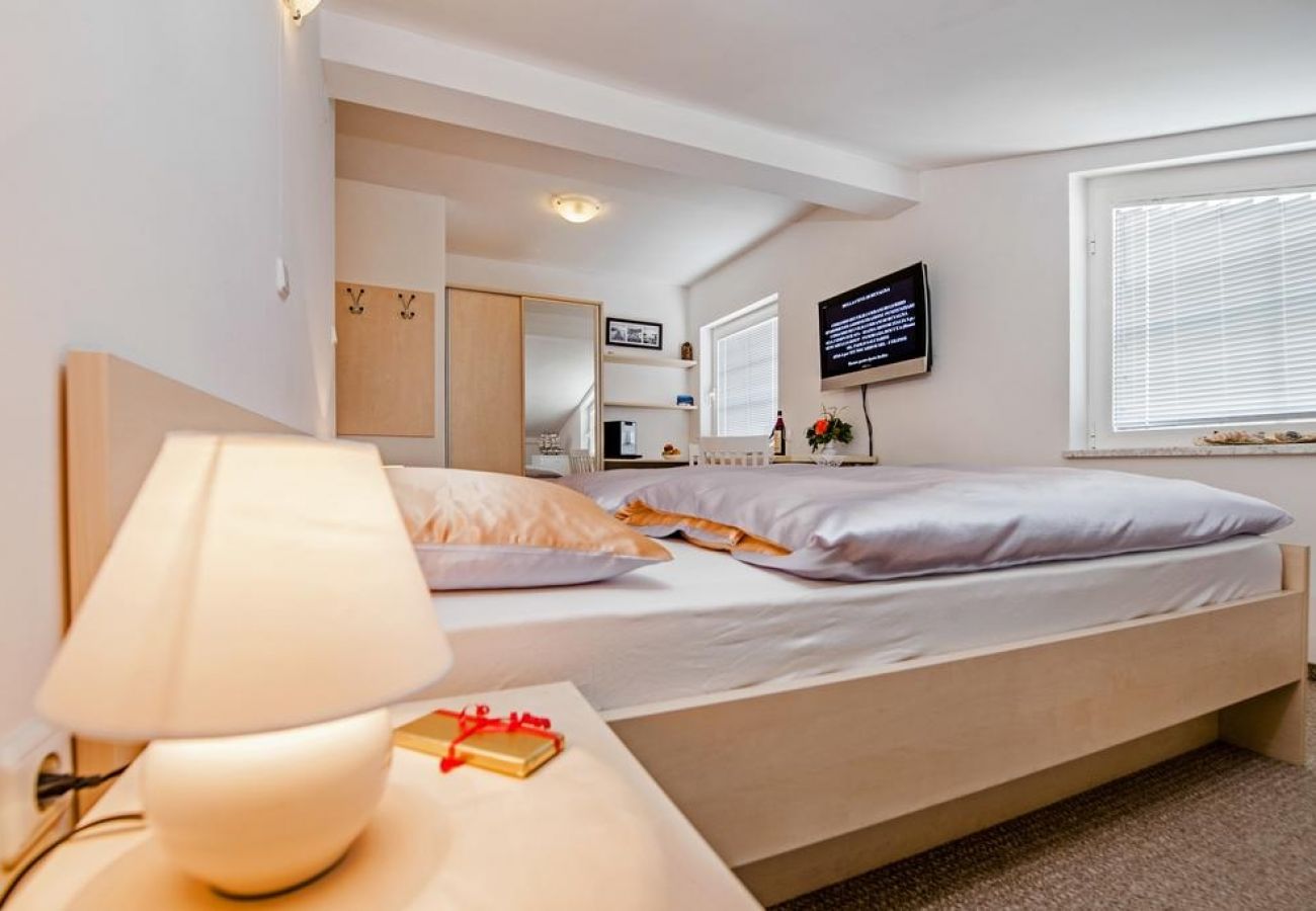 Chambres d'hôtes à Rovinj - Chambre dans Rovinj avec Climatisation, WIFI (230-4)