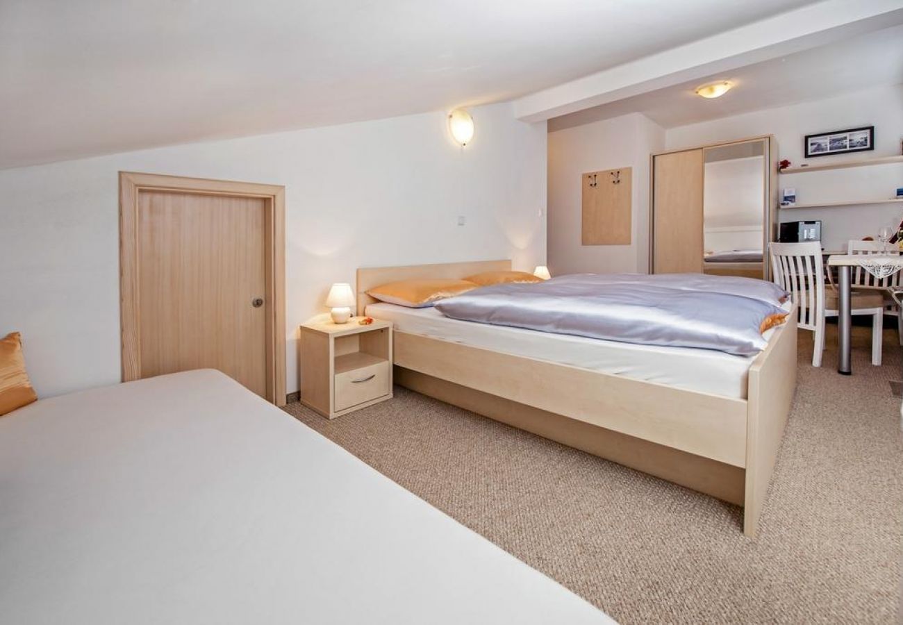 Chambres d'hôtes à Rovinj - Chambre dans Rovinj avec Climatisation, WIFI (230-4)