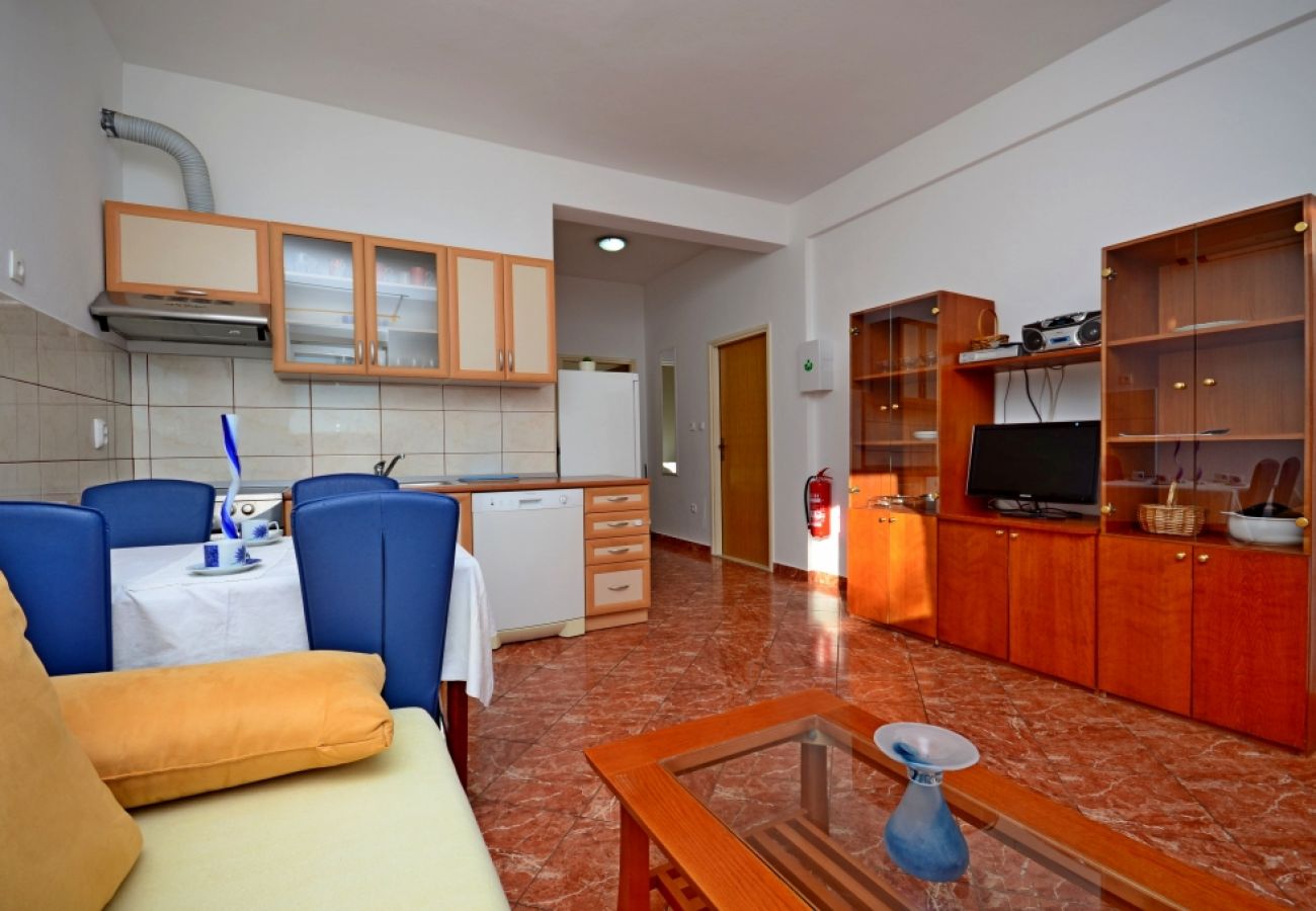 Appartement à Kaštel Sucurac - Appartement dans Kaštel Sućurac avec vue mer, Balcon, Climatisation, WIFI (570-1)