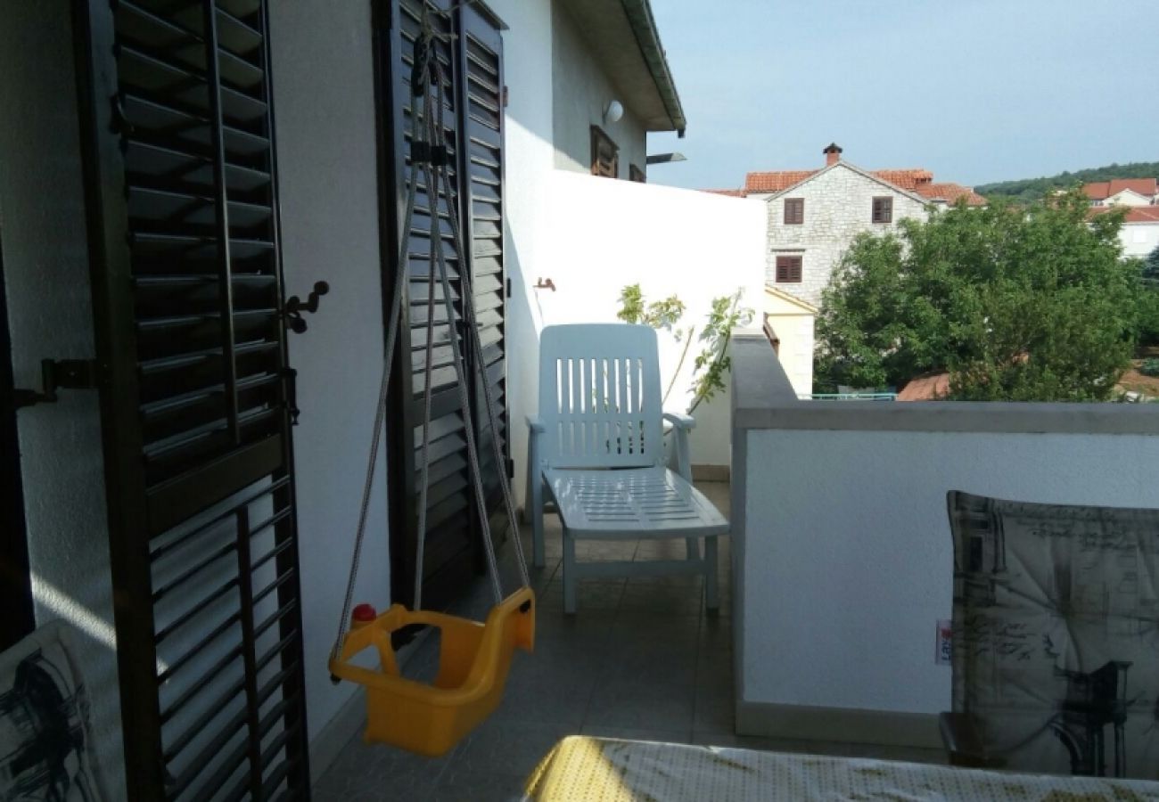 Appartement à Supetar - Appartement dans Supetar avec vue mer, terrasse, Climatisation, WIFI (581-1)