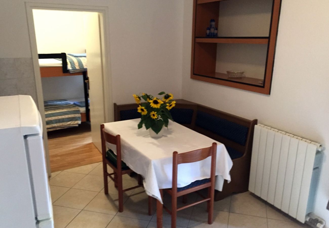 Appartement à Karigador - Appartement dans Karigador avec Balcon, Climatisation, Lave-vaisselle (587-1)