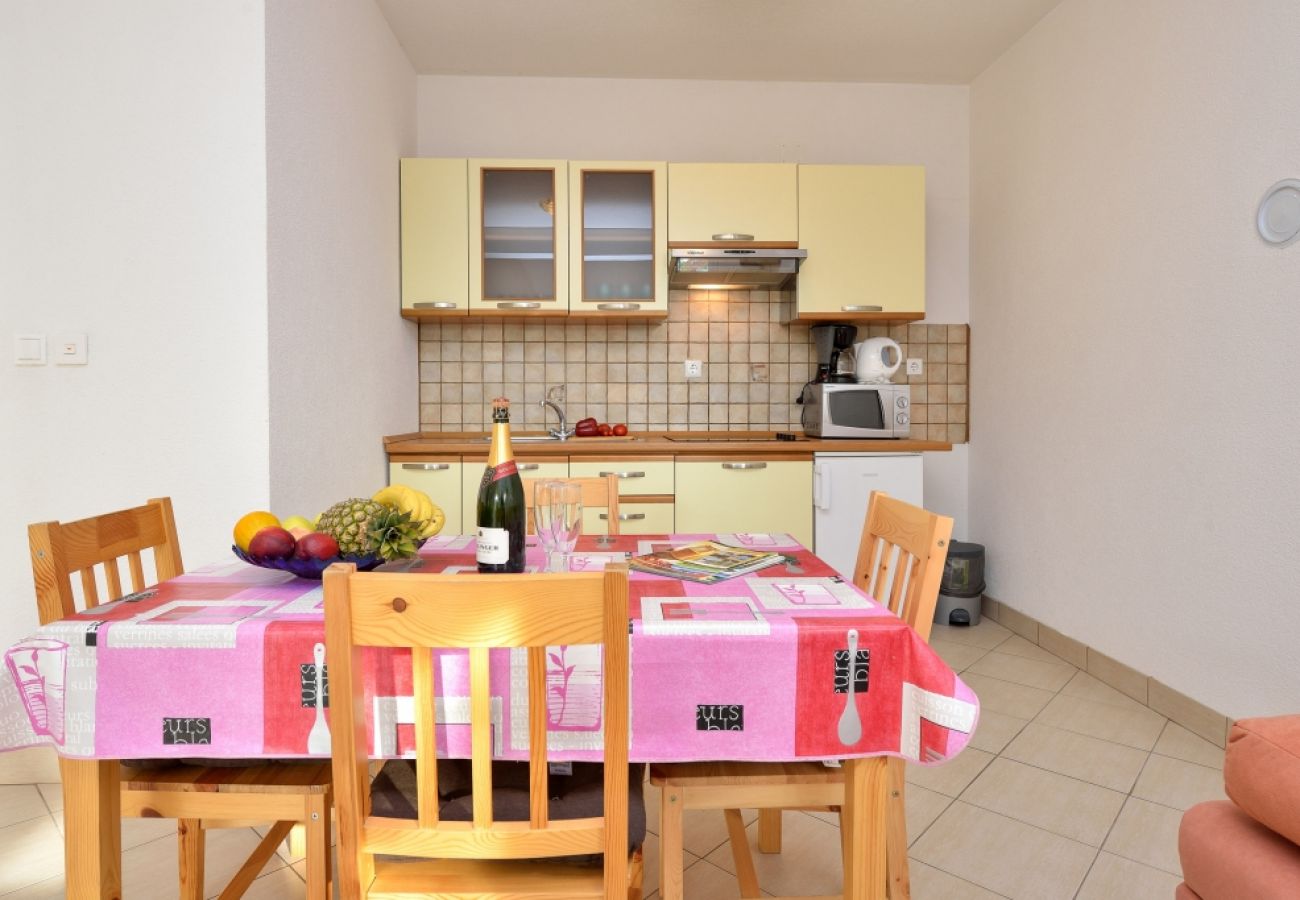 Maison à Drage - Maison de vacances dans Drage avec vue mer, Balcon, Climatisation, WIFI (592-1)