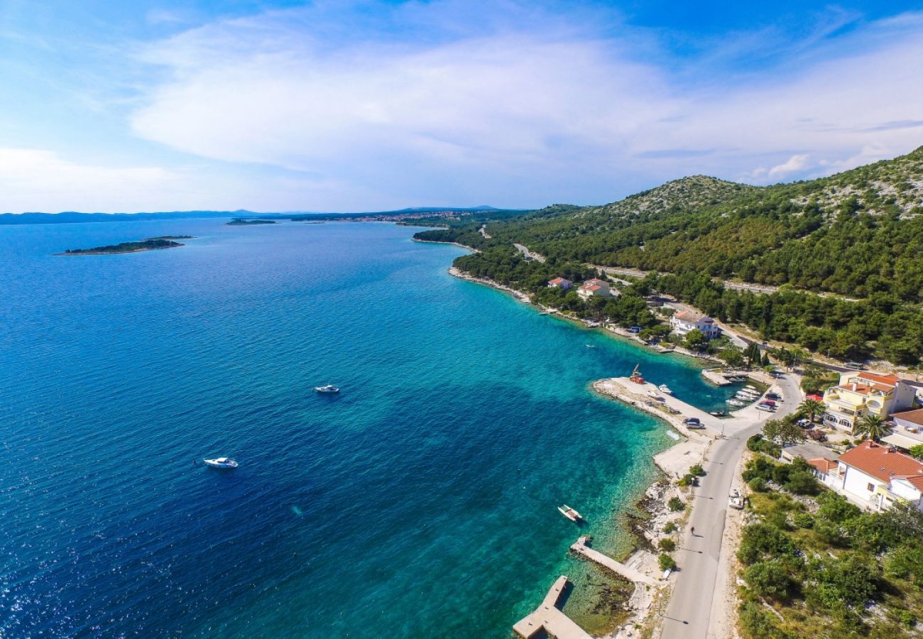 Maison à Drage - Maison de vacances dans Drage avec vue mer, Balcon, Climatisation, WIFI (592-1)