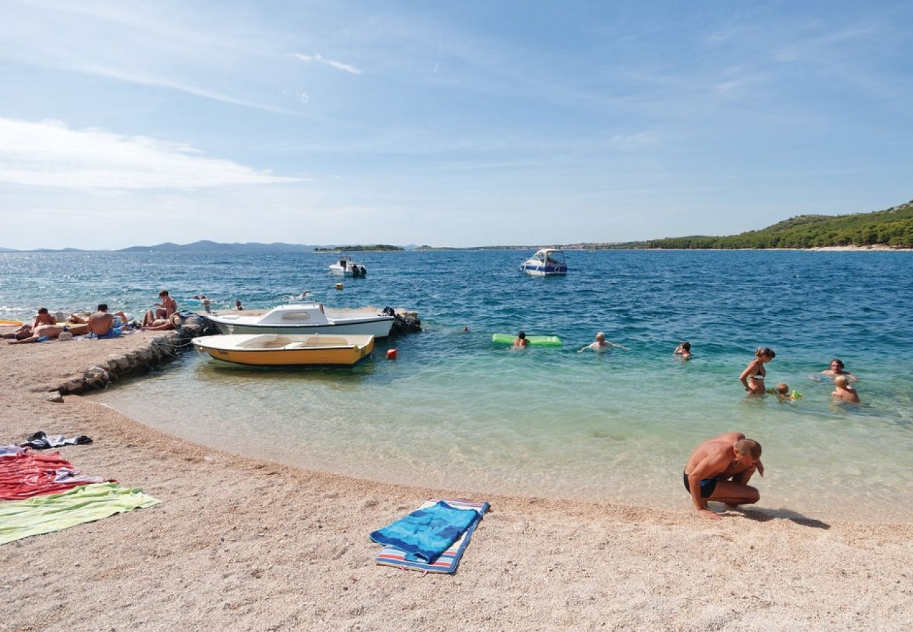 Maison à Drage - Maison de vacances dans Drage avec vue mer, Balcon, Climatisation, WIFI (592-1)