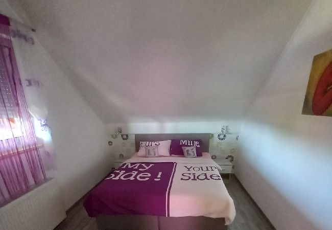 Appartement à Rakovica - Appartement dans Rakovica avec terrasse, Climatisation, WIFI (601-1) Appartement à Rakovica - Appartement dans Rakovica avec terrasse, Climatisation, WIFI (601-1)