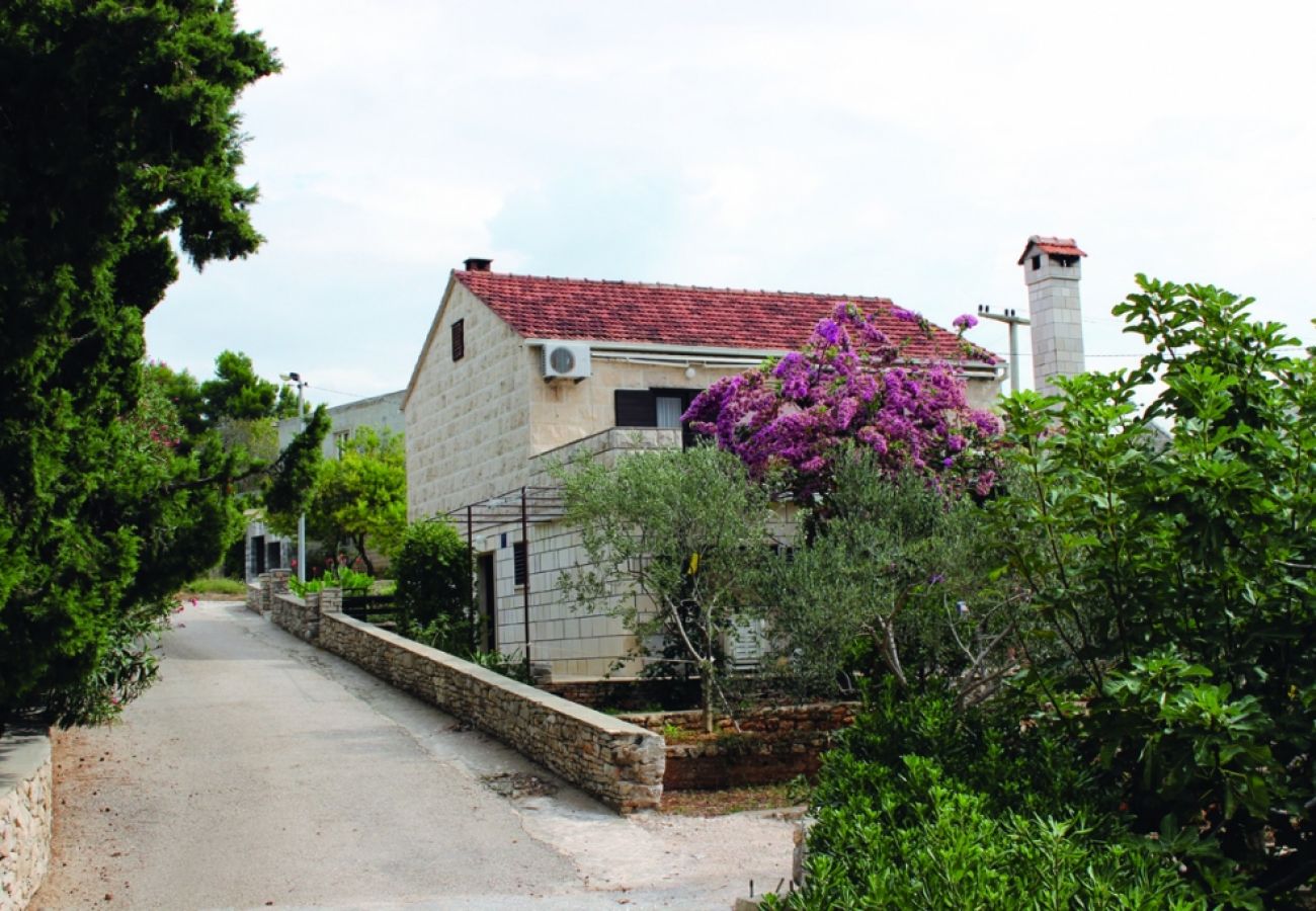 Appartement à Sumartin - Appartement dans Sumartin avec terrasse, Climatisation, Machine à laver, Lave-vaisselle (597-1)