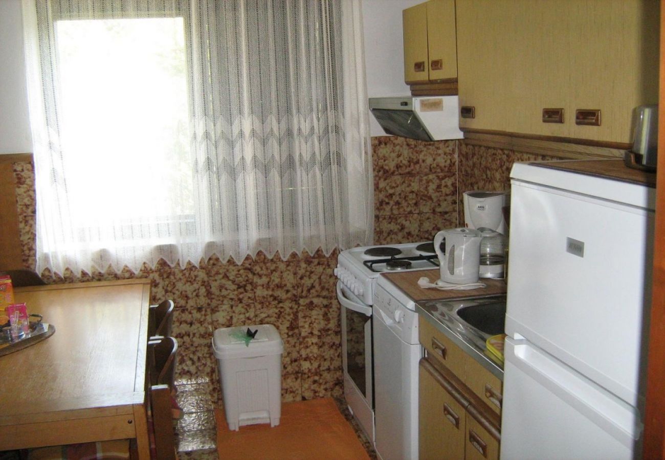 Appartement à Sumartin - Appartement dans Sumartin avec terrasse, Climatisation, Machine à laver, Lave-vaisselle (597-1)