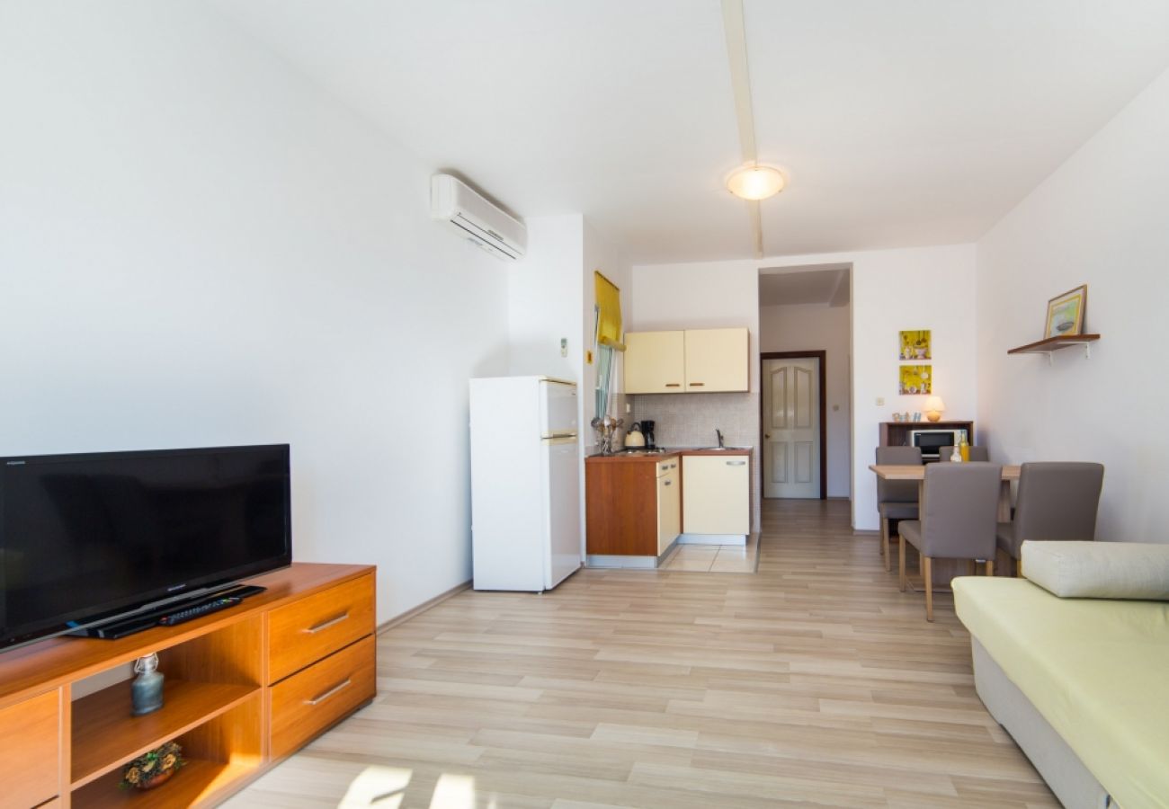 Appartement à Brist - Appartement dans Brist avec Balcon, Climatisation, WIFI (610-3)