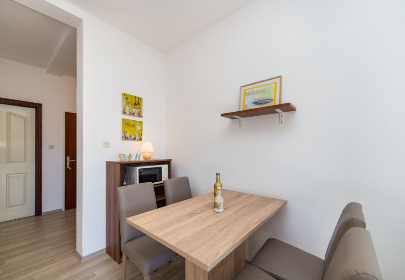 Appartement à Brist - Appartement dans Brist avec Balcon, Climatisation, WIFI (610-3)