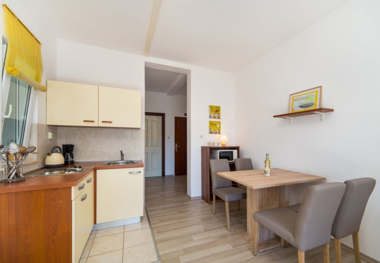 Appartement à Brist - Appartement dans Brist avec Balcon, Climatisation, WIFI (610-3)