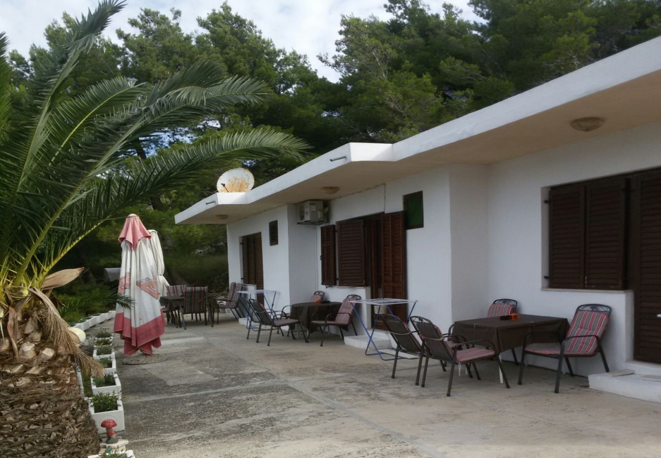 Appartement à Stanici - Ferienwohnung in Stanići mit Meerblick, Balkon, Klimaanlage, W-LAN (634-1)