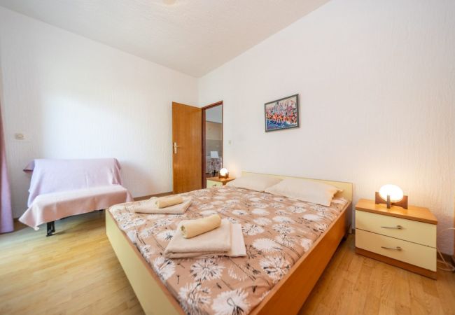 Appartement à Rab - Appartement dans Barbat avec Balcon, Climatisation (660-3) Appartement à Rab - Appartement dans Barbat avec Balcon, Climatisation (660-3)