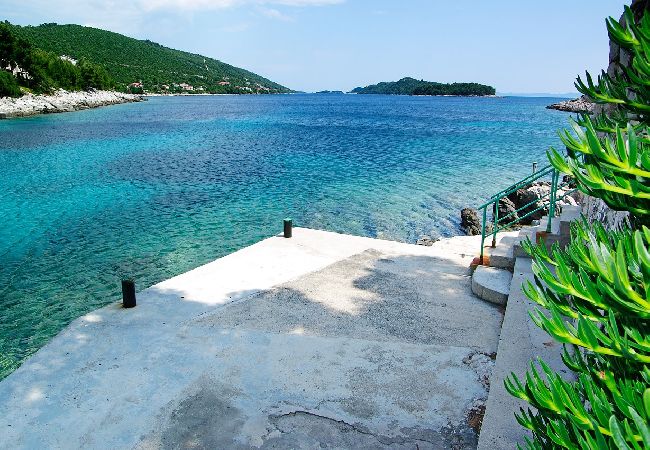 Appartement à Karbuni - Appartement dans Karbuni avec vue mer, Balcon, Climatisation, WIFI (217-1) Appartement à Karbuni - Appartement dans Karbuni avec vue mer, Balcon, Climatisation, WIFI (217-1)