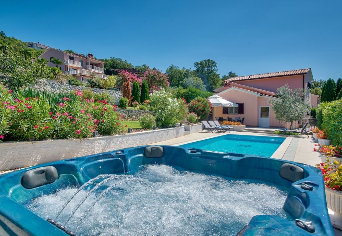 Maison à Ripenda Kras - Maison de vacances dans Ripenda Kras avec loggia, Climatisation, WIFI, Machine à laver (676-1)