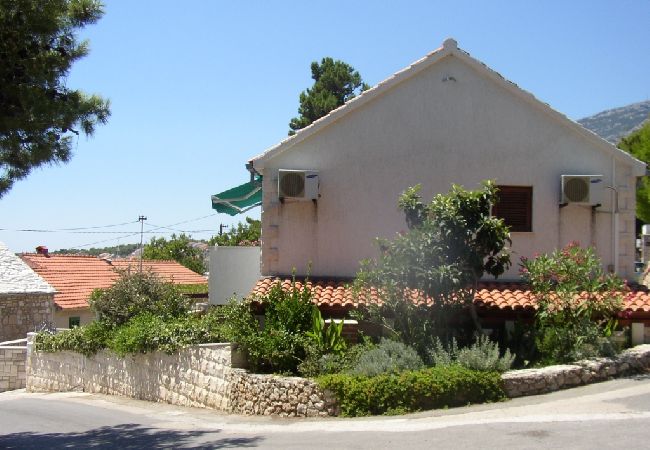 Appartement à Bol - Appartement dans Bol avec vue mer, Balcon, Climatisation, WIFI (652-1) Appartement à Bol - Appartement dans Bol avec vue mer, Balcon, Climatisation, WIFI (652-1)