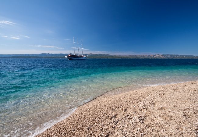 Appartement à Bol - Appartement dans Bol avec vue mer, Balcon, Climatisation, WIFI (652-1) Appartement à Bol - Appartement dans Bol avec vue mer, Balcon, Climatisation, WIFI (652-1)