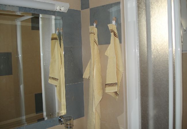 Appartement à Banjol - Appartement dans Banjol avec vue mer, Balcon, Climatisation, WIFI (605-2) Appartement à Banjol - Appartement dans Banjol avec vue mer, Balcon, Climatisation, WIFI (605-2)