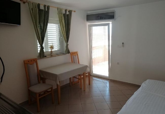 Appartement à Banjol - Appartement dans Banjol avec vue mer, Balcon, Climatisation, WIFI (605-3) Appartement à Banjol - Appartement dans Banjol avec vue mer, Balcon, Climatisation, WIFI (605-3)