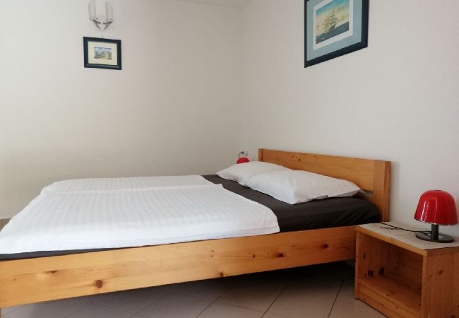 Appartement à Banjol - Appartement dans Banjol avec vue mer, Balcon, Climatisation, WIFI (605-3) Appartement à Banjol - Appartement dans Banjol avec vue mer, Balcon, Climatisation, WIFI (605-3)