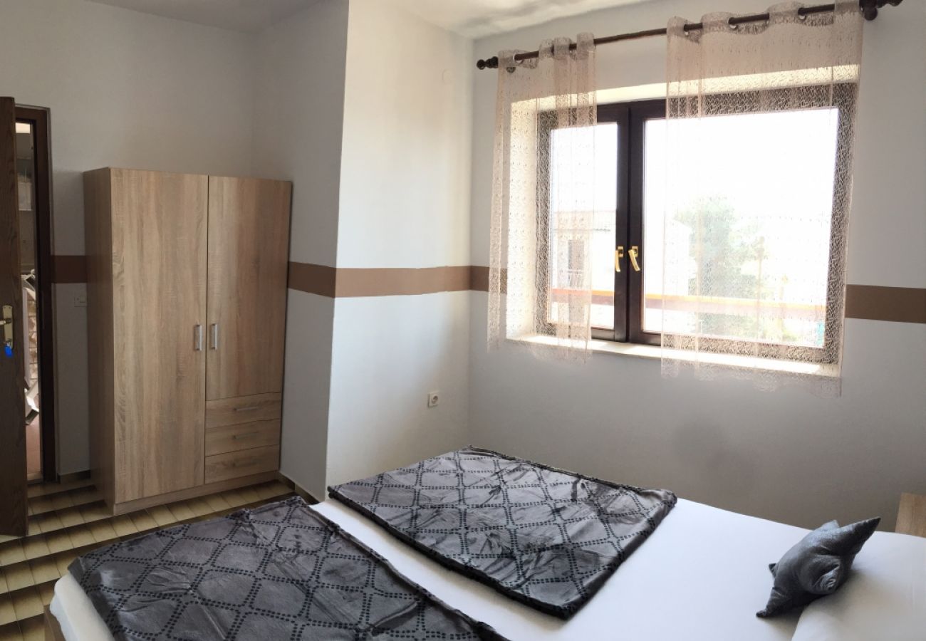 Appartement à Starigrad - Appartement dans Starigrad-Paklenica avec vue mer, terrasse, Climatisation, WIFI (627-1)