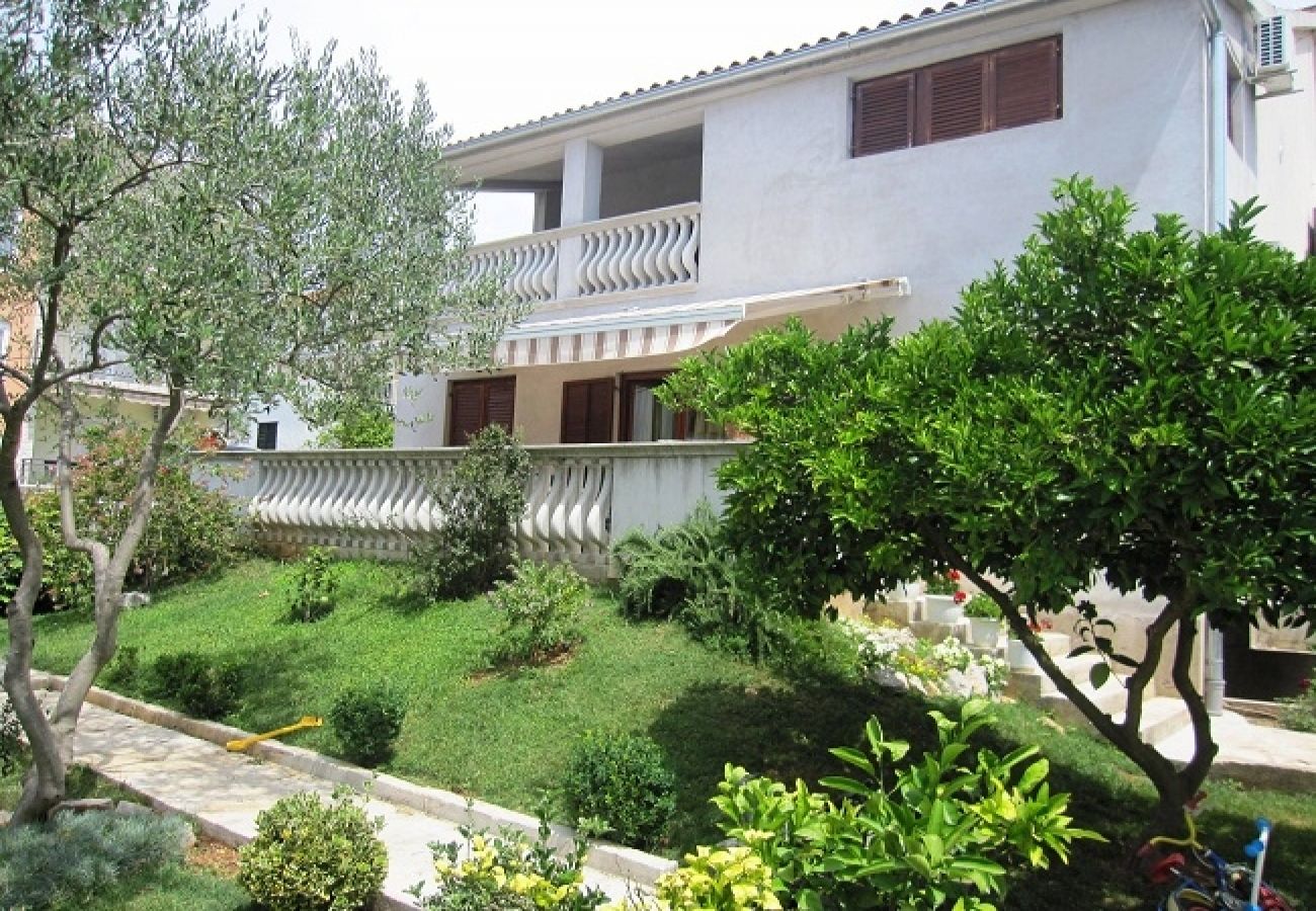 Appartement à Sveti Filip i Jakov - Ferienwohnung in Sveti Filip i Jakov mit Meerblick, Balkon, Klimaanlage, Spülmaschine (836-2)