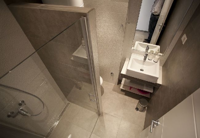 Appartement à Duce - Appartement dans Duće avec vue mer, terrasse, Climatisation, WIFI (850-3) Appartement à Duce - Appartement dans Duće avec vue mer, terrasse, Climatisation, WIFI (850-3)