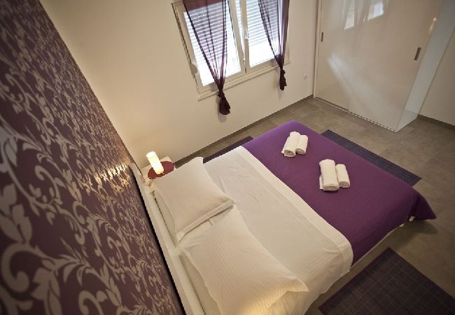 Appartement à Duce - Appartement dans Duće avec vue mer, terrasse, Climatisation, WIFI (850-3) Appartement à Duce - Appartement dans Duće avec vue mer, terrasse, Climatisation, WIFI (850-3)